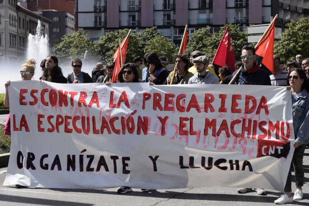 Los sindicatos minoritarios reclaman en Gijón políticas contra la precariedad