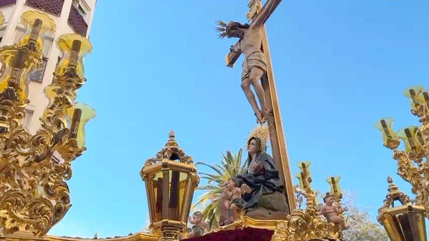 La cofradía del Amor el Viernes Santo: barrio, familia, colegio