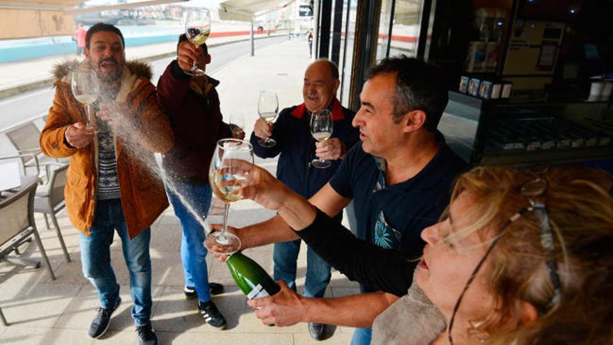 Lotería de Navidad 2018 en Galicia | Un décimo de 'El Gordo' premia a Sanxenxo