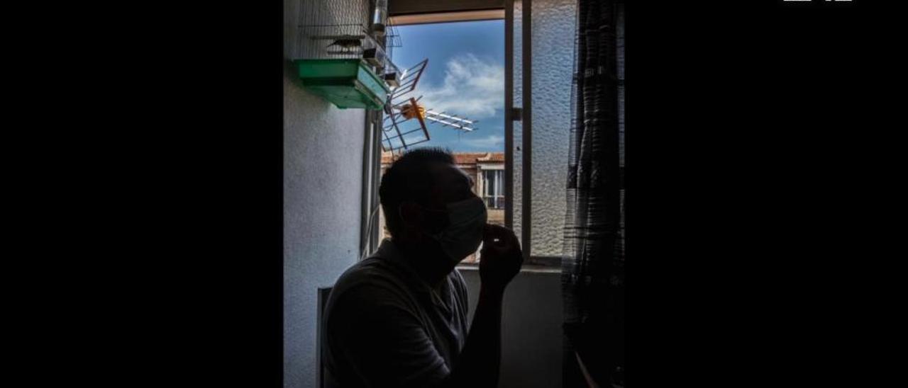Una familia ocupa de Alicante: «Quiero pagar, no vivir en una casa por la cara»