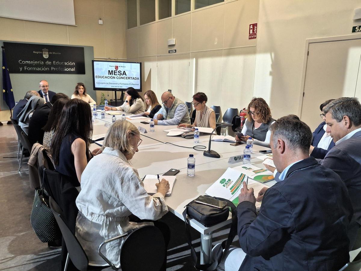 Reunión este lunes de la Mesa de Educación Concertada.