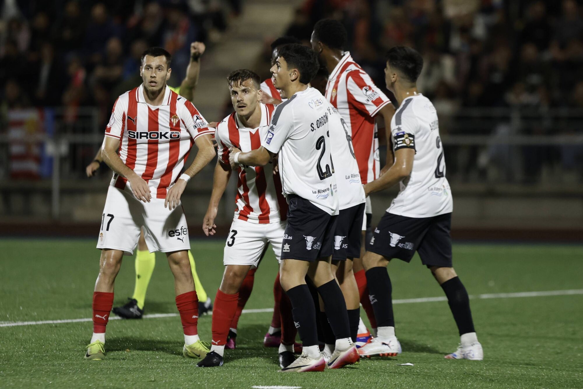 EN IMÁGENES: Gran ambiente en Mieres para el Caudal-Sporting de Copa del Rey