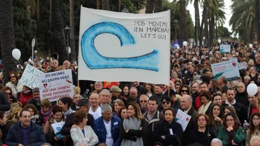 Els manifestants van corejar consignes com «Som balears, no catalans».