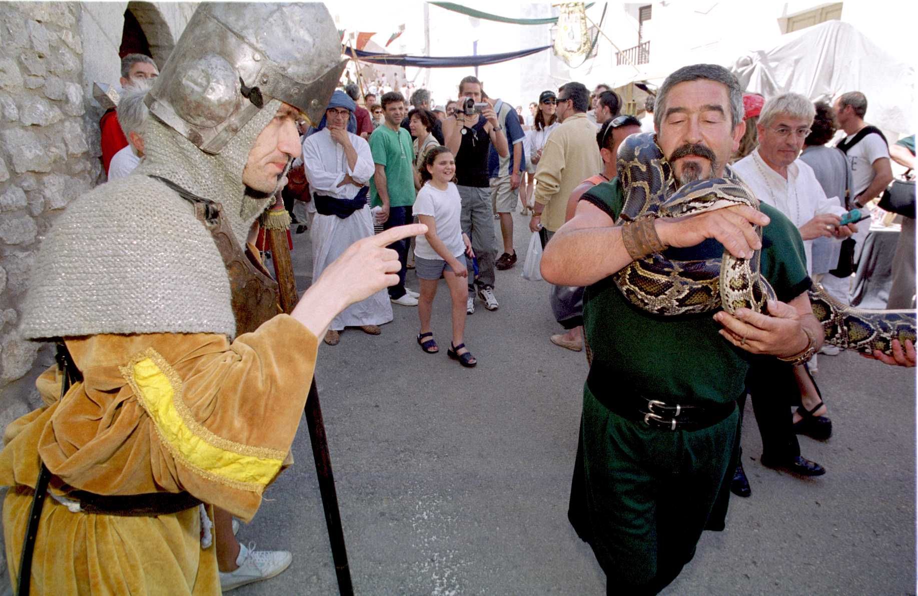 Primera edición en el año 2000 de la Feria Medieval de Ibiza.