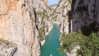 La escapada perfecta para verano: río, kayak, escalada, puentes colgantes y naturaleza