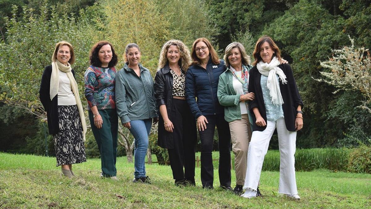 Junta directiva de ASER. Mª Carmen Espiñeira (I), Minia Varela, Brígida Hermida, Isolina Raña, Carmen Lence, Teresa Antelo, Belén Rodríguez
