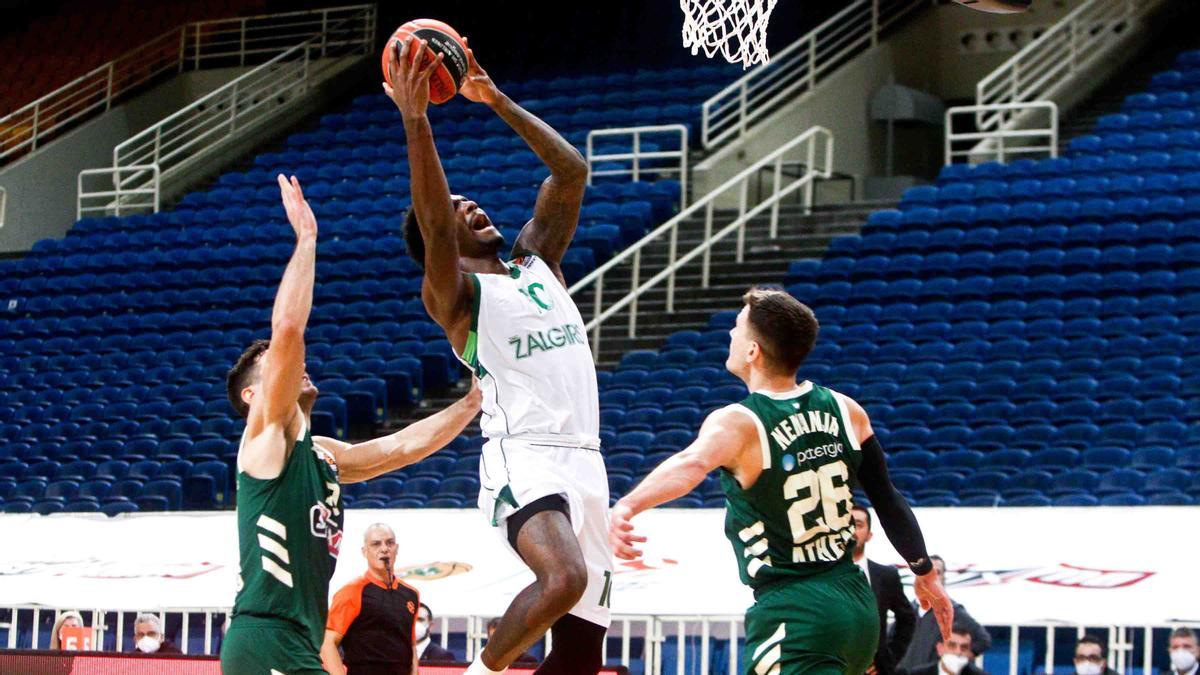 Nigel Hayes es un gran penetrador