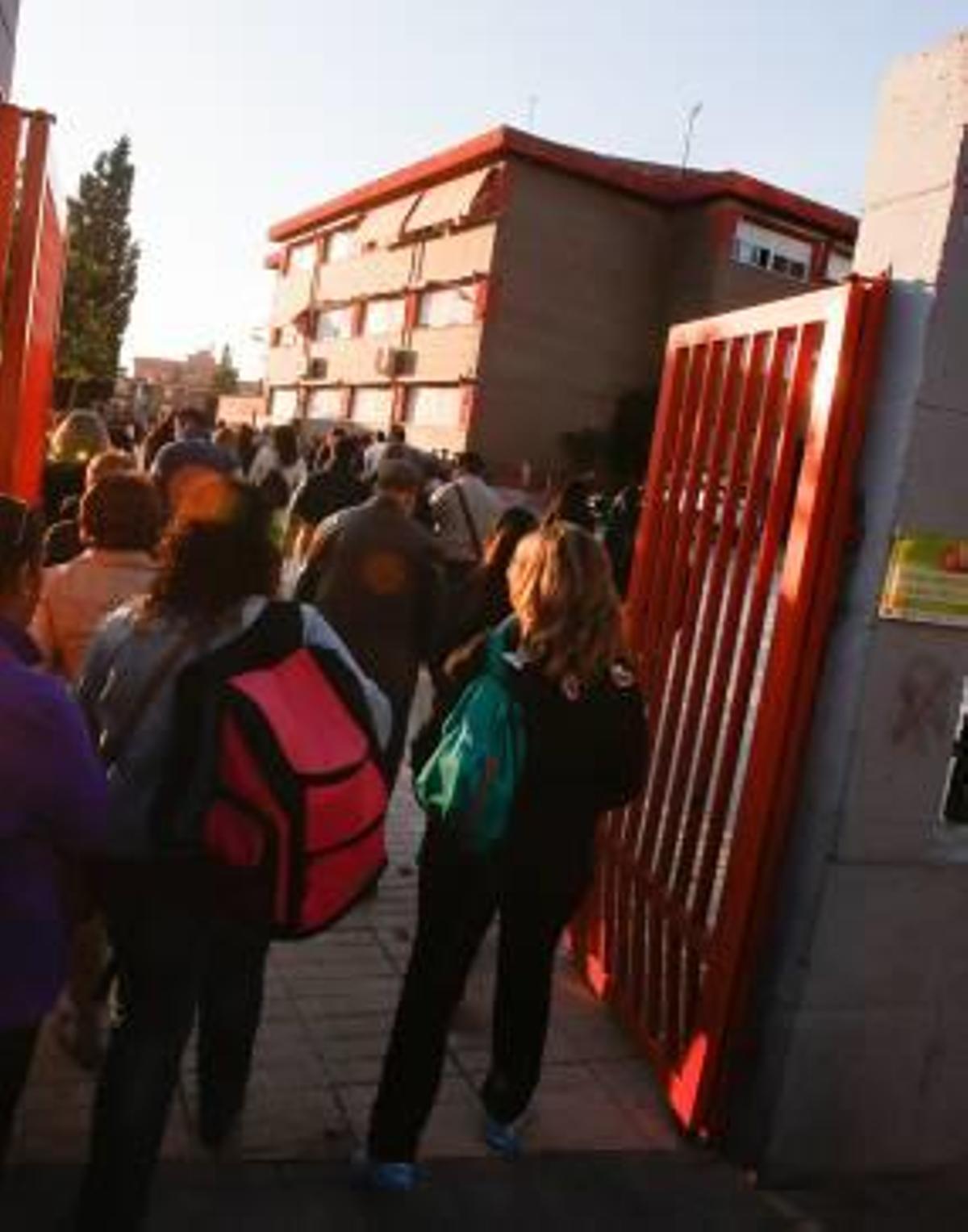 Marzà pide a la Abogacía del Consell que recurra la jornada continua de los conserjes