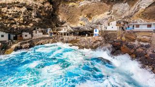 El pueblo enclavado en una cueva y otros 4 secretos de Islas Canarias: una Ruta Mágica entre volcanes