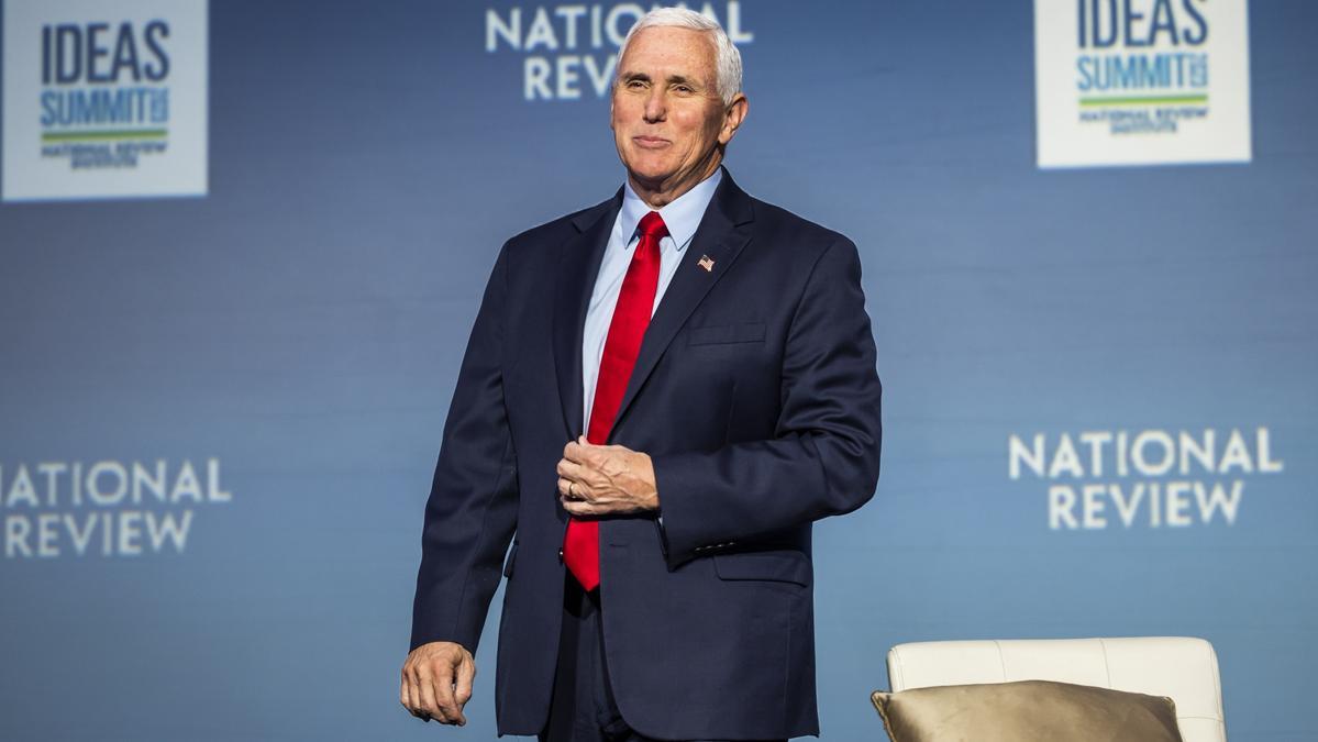 Mike Pence, exvicepresidente de Estados Unidos, presenta su candidatura para competir contra Trump y DeSantis.