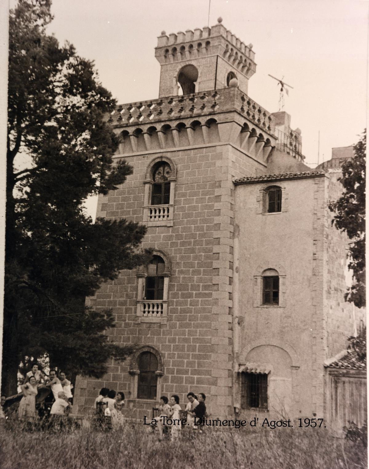 Visitantes en "Villa Carmen", un domingo del mes de agosto de 1957.
