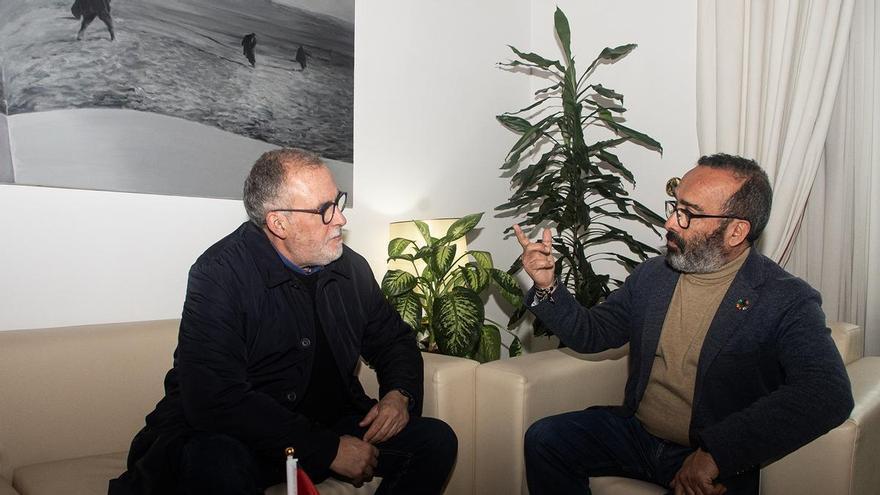 Morales y Miguel Martins, presidente de AITI, destacan la importancia de la autovía IC31 para el desarrollo turístico transfronterizo