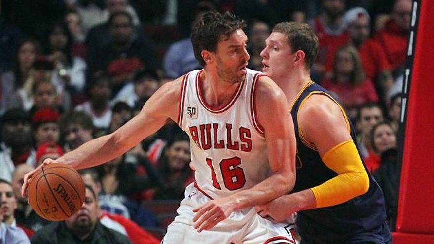 Un tapón de Pau Gasol da a los Bulls la victoria en el partido inaugural de la temporada