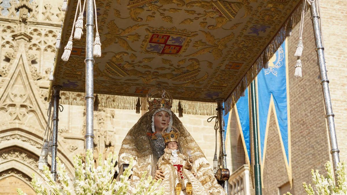 VÍDEO | La Virgen de los Reyes vuelve a reencontrarse con Sevilla otro 15 de agosto