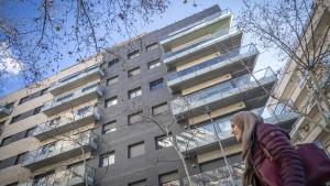 Bloque de Les Corts construido por la misma promotora del edificio incendiado en València y que será inspeccionado.