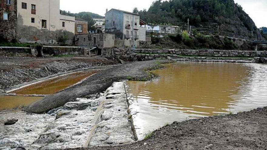 L&#039;aigua torna a passar pel tram que s&#039;ha impermeabilitzat del que durant 16 anys ha estat una llera seca