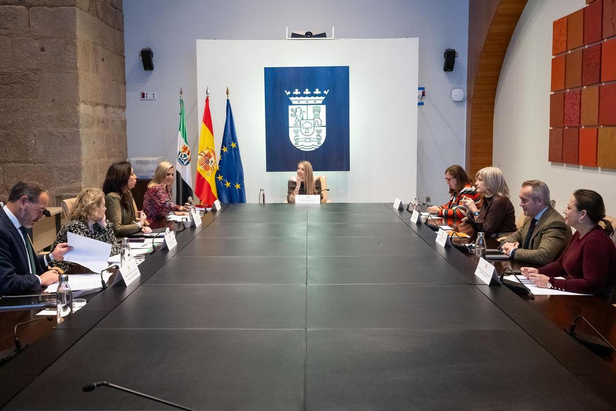 Última reunión del Consejo de Gobierno en esta legislatura. Tras el 21D, pasará a estar en funciones hasta la formación del nuevo Ejecutivo.