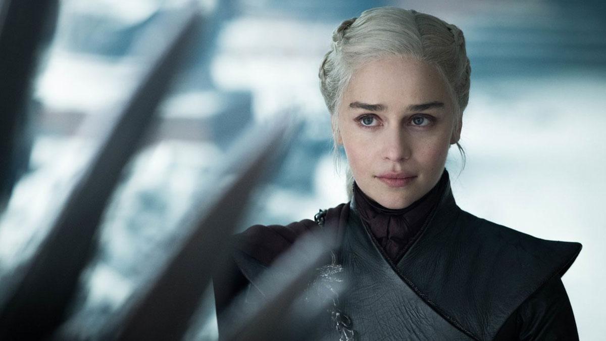 Emilia Clarke denuncia que la presionaron para rodar escenas desnuda.