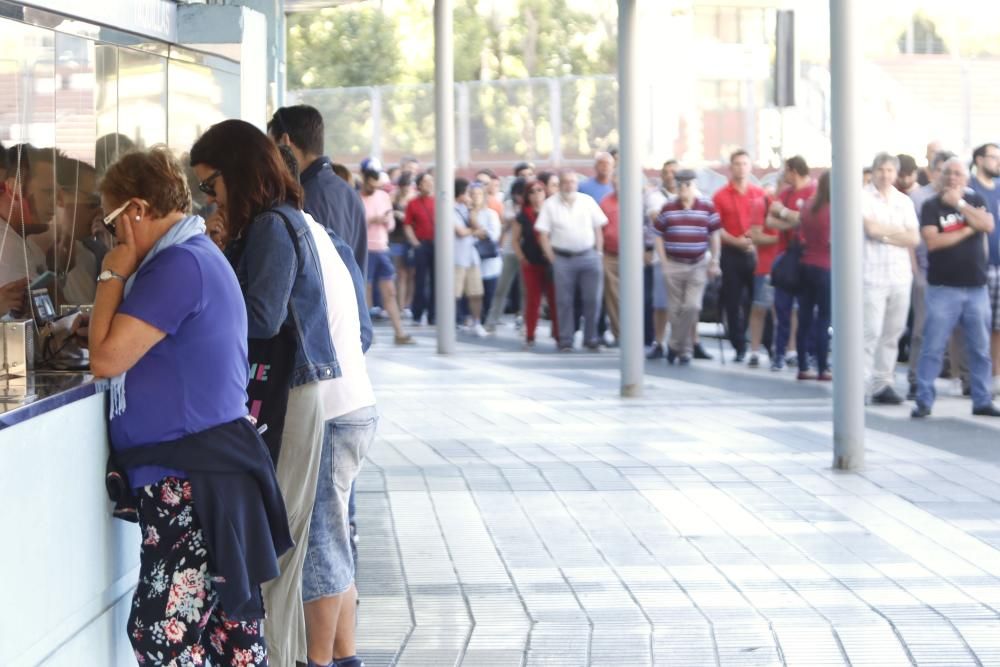 Colas en el arranque de la campaña de abonados del Celta de Vigo