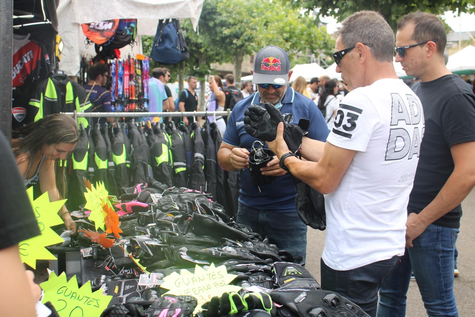 Sanabria vive su cita motera más reivindicativa y multitudinaria