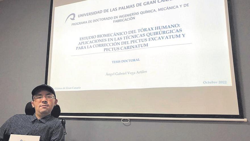 Gaby Vega Artiles, alumno con gran discapacidad, se doctora