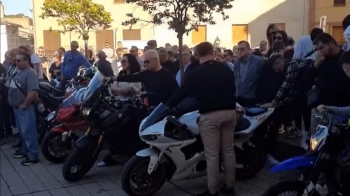 Homenaje a un motorista fallecido en El Genovés