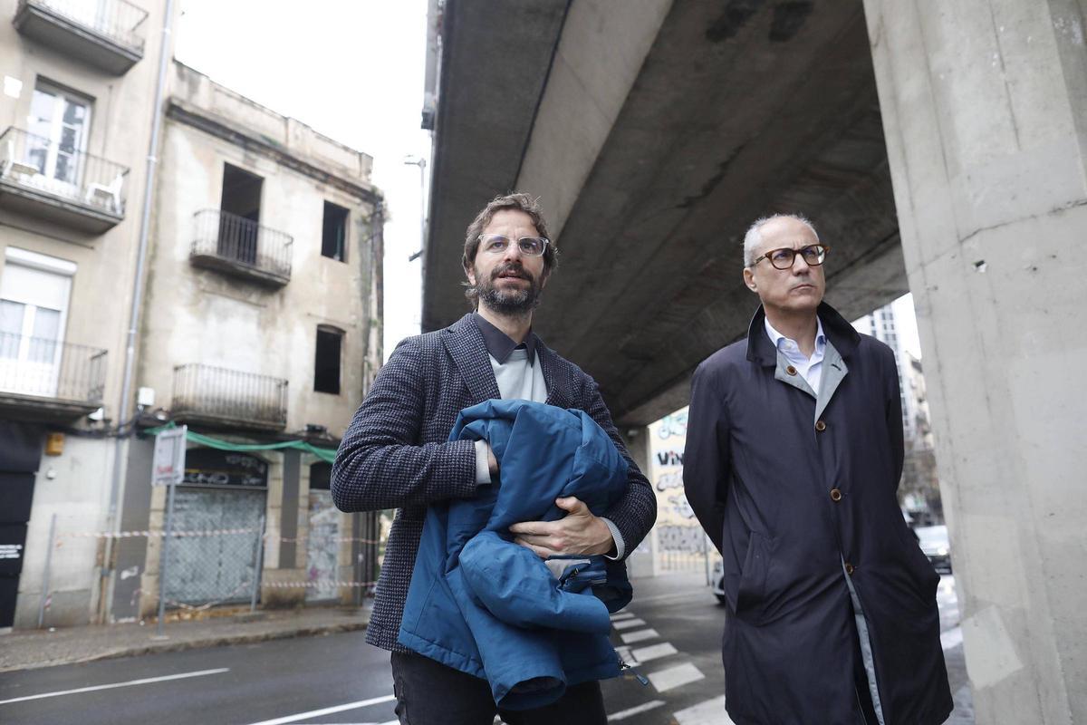 Les fotos de l'enderroc de l'edifici desocupat al carrer Tomàs Mieres de Girona