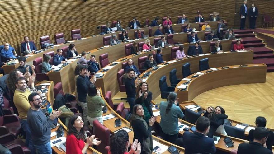 Las Corts volverán a constituirse el 16 de mayo