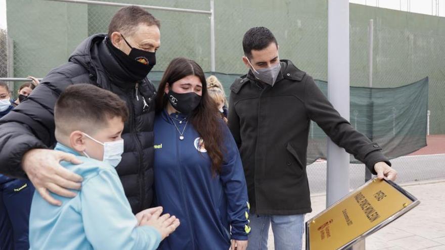 La placa dedicada a Raquel Ponce en la Canaleta. | A.M.