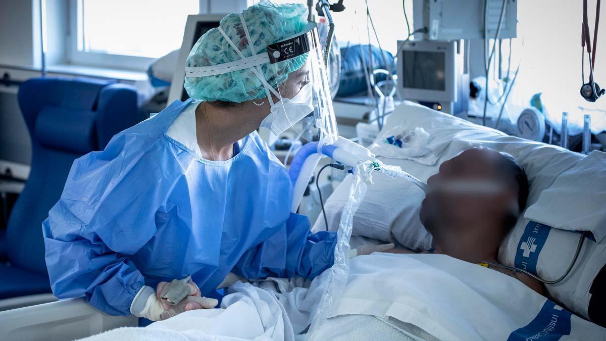 UCI de pacientes con covid en el edificio Garbí del Parc Sanitari Pere Virgili, dependiente del Hospital Vall d'Hebron
