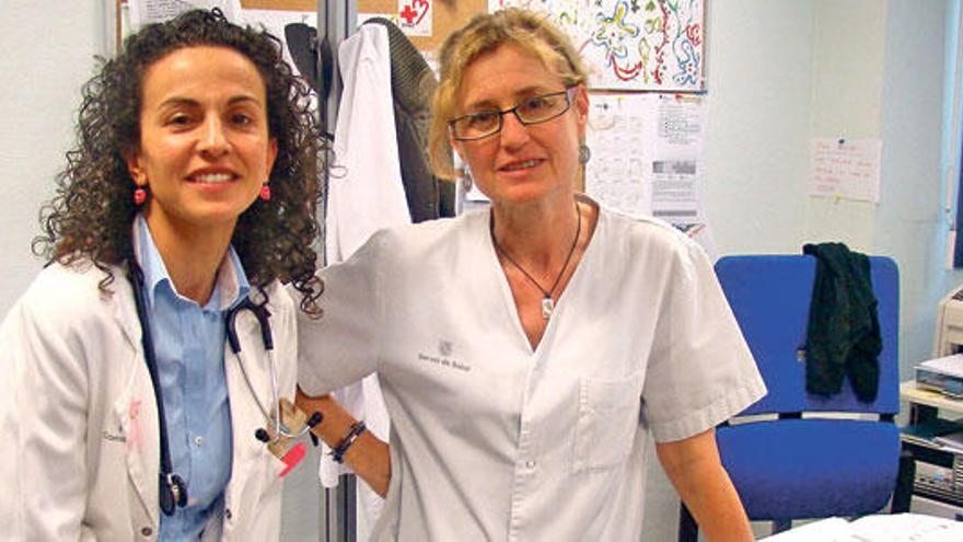 Carmen Almagro y Cristina Núñez, miembros del equipo hospitalario.