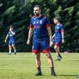 Carlos de Lerma dirigiendo uno de los primeros entrenamientos del Compostela de esta temporada.