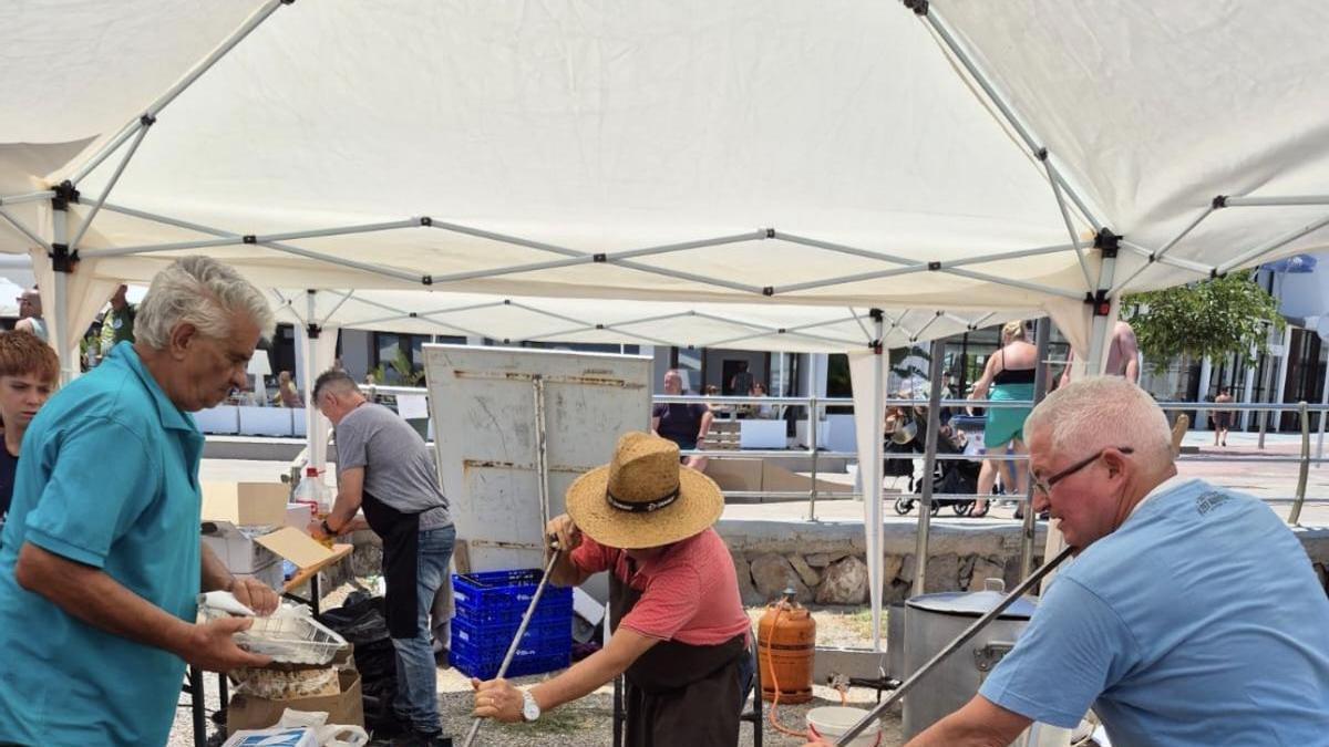 I Concurso de Paellas en Es Canar