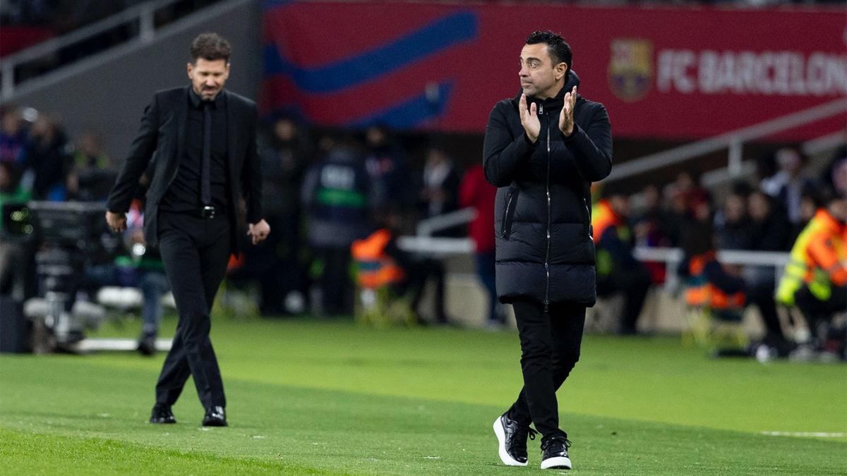 Xavi le ganó la batalla táctica a Simeone en el FC Barcelona - Atlético de Madrid
