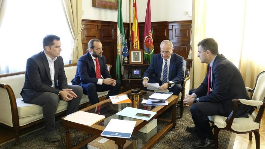 Carballo, Cassá, De la Torre y Carlos Conde, ayer antes de anunciar la propuesta de Limasa.