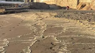 Gran Canaria suma 12 playas cerradas al baño por el vertido