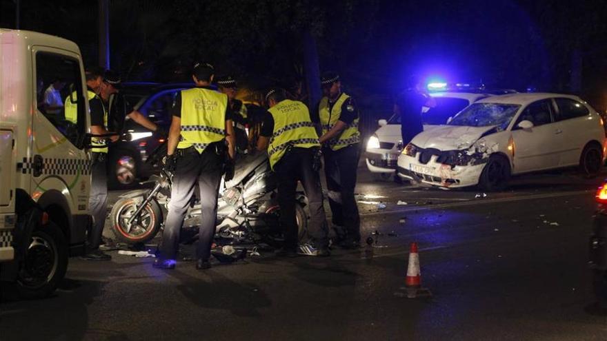 Permanece en la UCI el motorista herido grave tras chocar contra un turismo