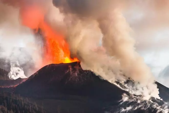 Los científicos auguran que el fin del volcán de La Palma aún está lejos