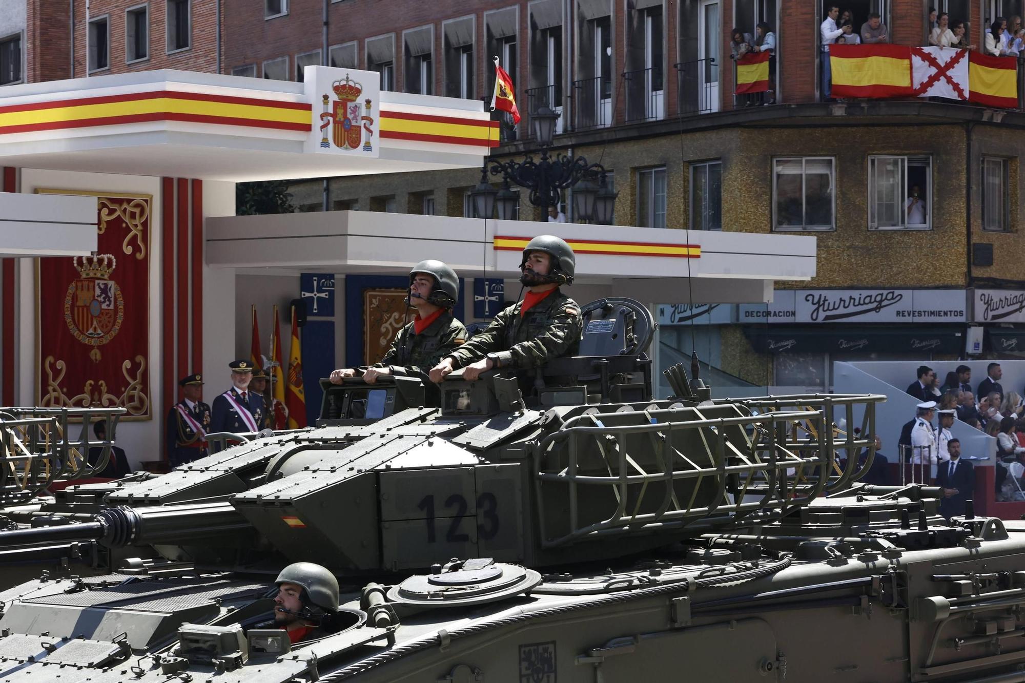 EN IMÁGENES: Así fue el multitudinario desfile en Oviedo por el Día de las Fuerzas Armadas