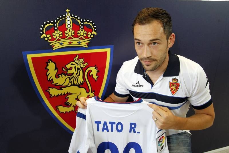 Presentación de Tato con el Real Zaragoza