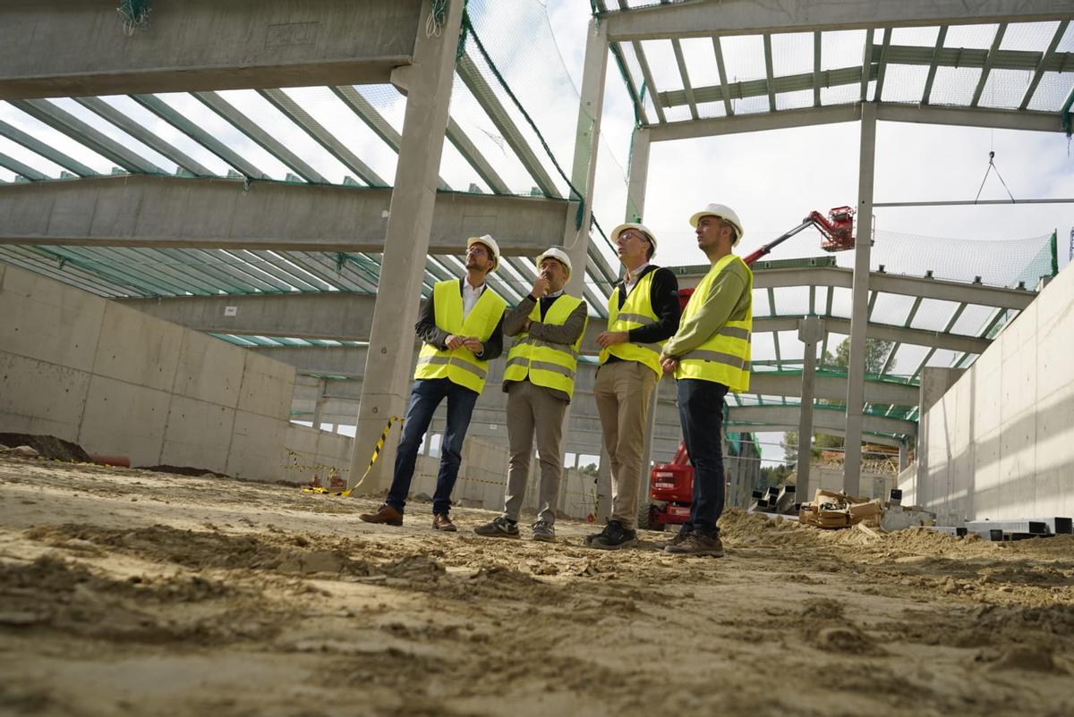 Hernàndez, Aloy, Bosch i Huguet a la planta de tractament en obres