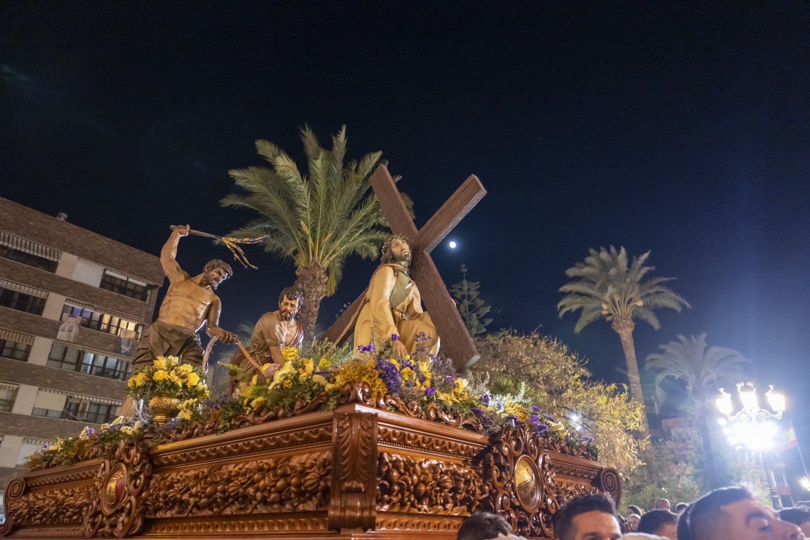 Encuentro de la Vía Dolorosa en Torrevieja del Miércoles Santo con la presencia del obispo José Ignacio Munilla