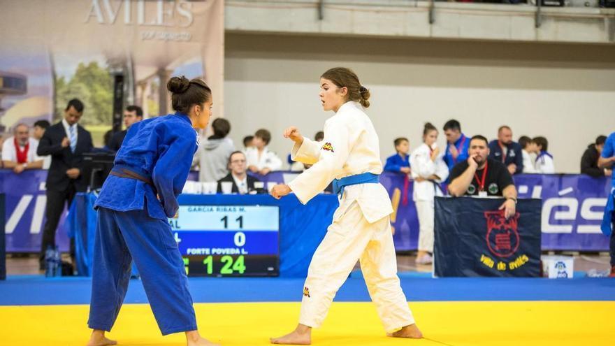 Maria García Ribas, una superheroïna eivissenca vestida de ‘judogi’