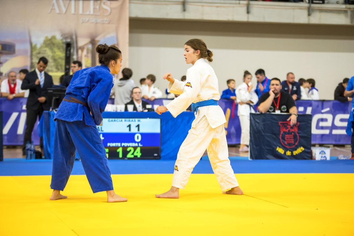 García (de blanc) competint a la Copa d’Espanya d’Avilés.