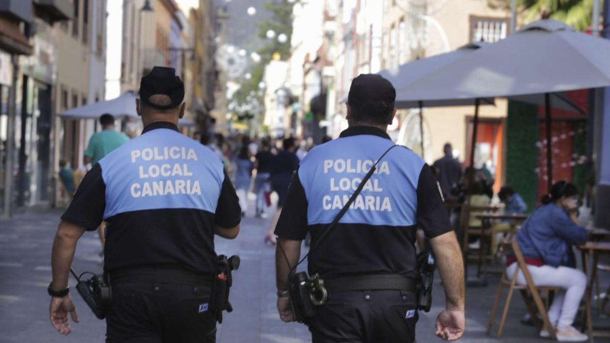 Foto policías locales de La Laguna