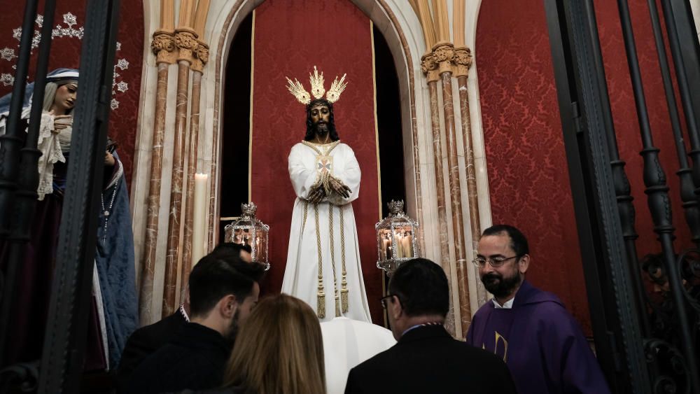 El Cautivo celebra su tradicional besapié pese al temor al coronavirus