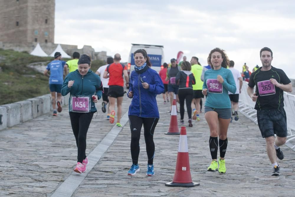 La carrera nocturna de la Torre de Hércules