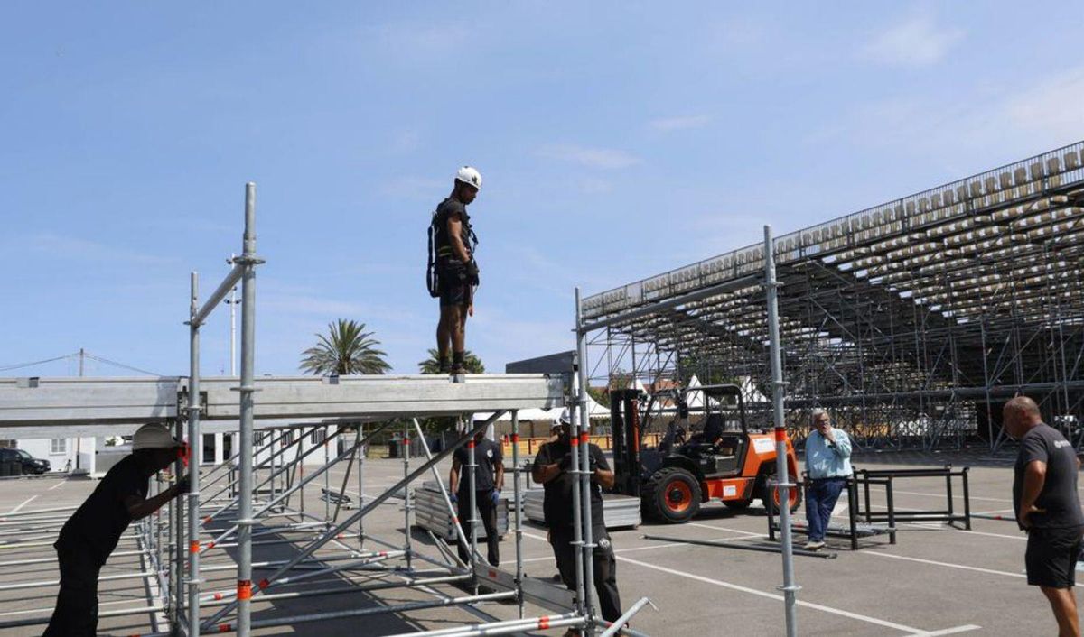 La grada de butacas para el concierto de Joaquín Sabina, frente al escenario de Gijón Life.