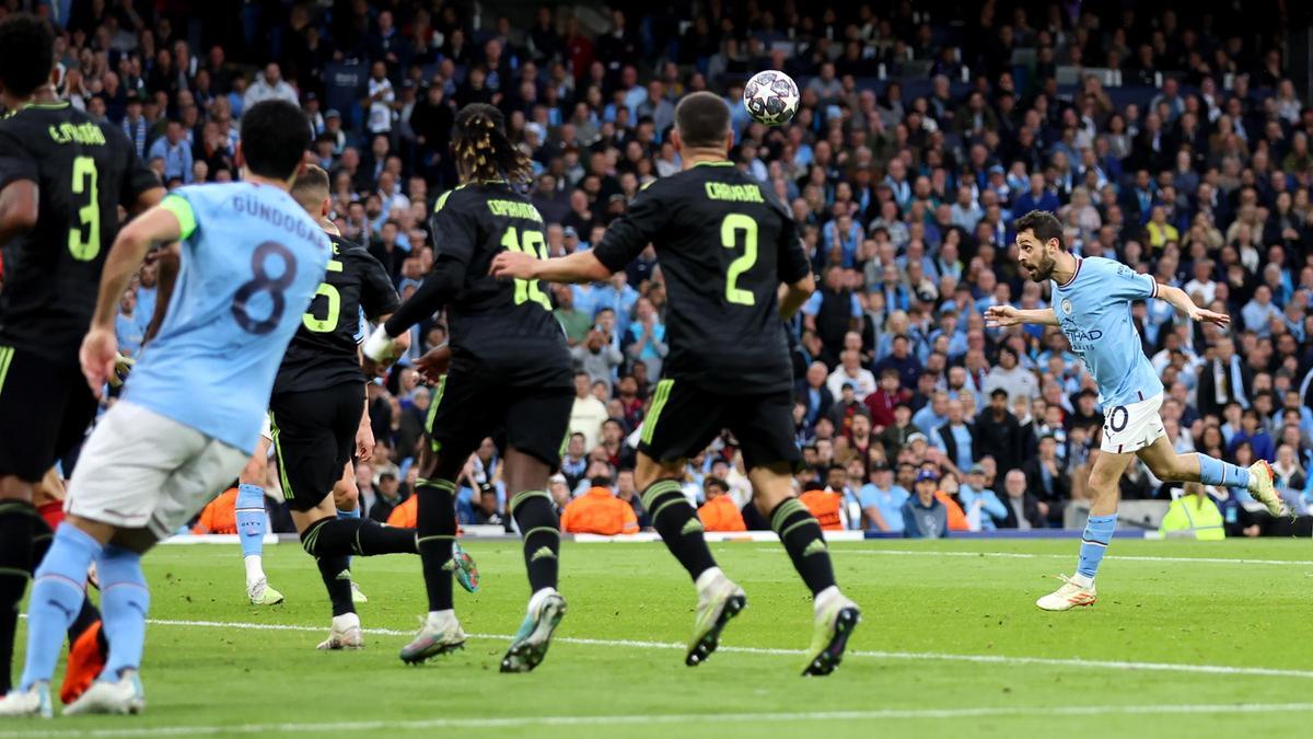 Bernardo Silva marcando su segundo tanto en la goleada del City al Real Madrid en 2023 (4-0)