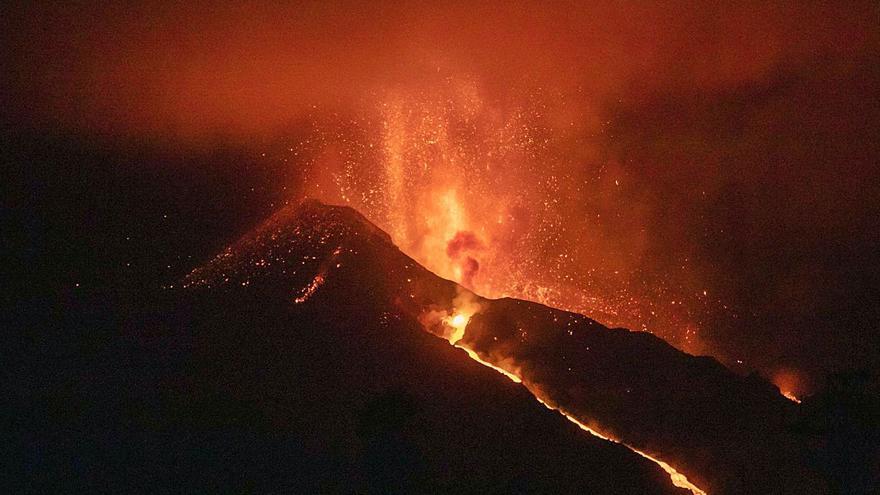 El volcà de La Palma s’estabilitza però segueix provocant explosions